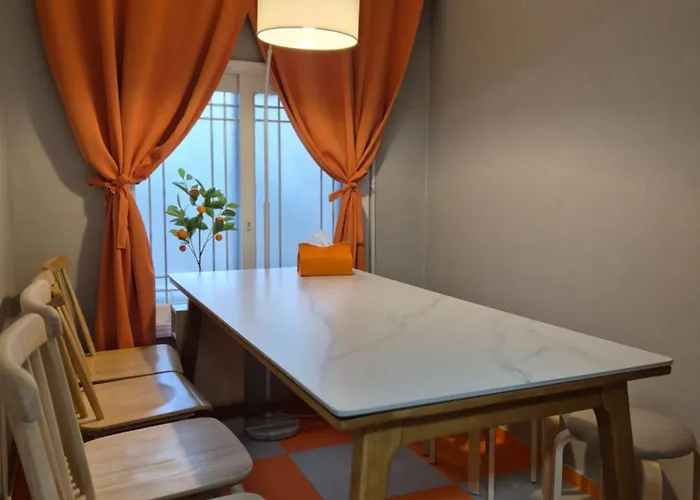 Hongik Hot Place - Hongdae Yeonnam - Yeontrural Park 2 Min - Cozy Space Emotional - Dining Table For 8 People Gasthof