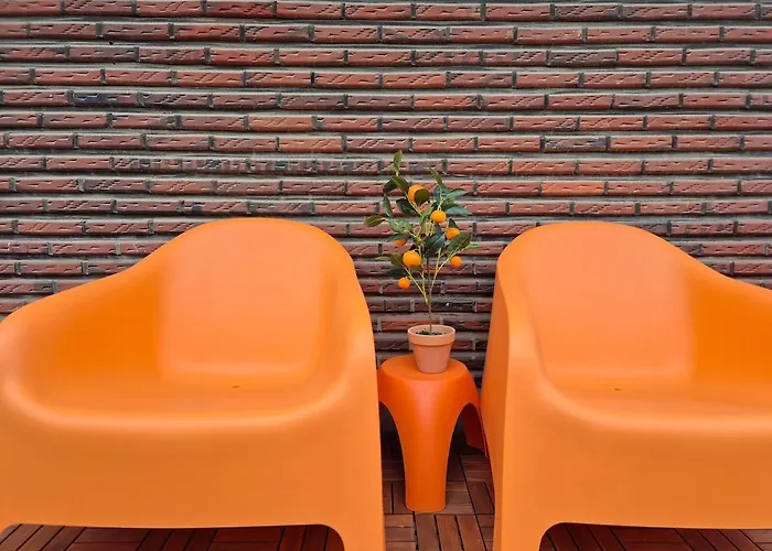 Hongik Hot Place - Hongdae Yeonnam - Yeontrural Park 2 Min - Cozy Space Emotional - Dining Table For 8 People Seoul