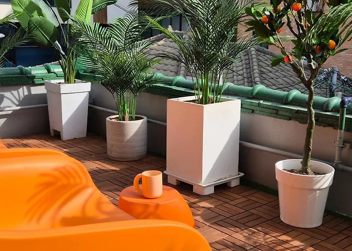 Hongik Hot Place - Hongdae Yeonnam - Yeontrural Park 2 Min - Cozy Space Emotional - Dining Table For 8 People Seoul