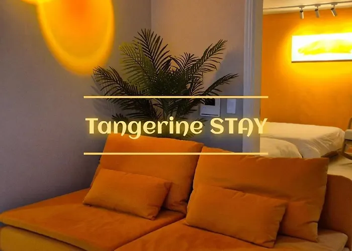 Hongik Hot Place - Hongdae Yeonnam - Yeontrural Park 2 Min - Cozy Space Emotional - Dining Table For 8 People Seoul