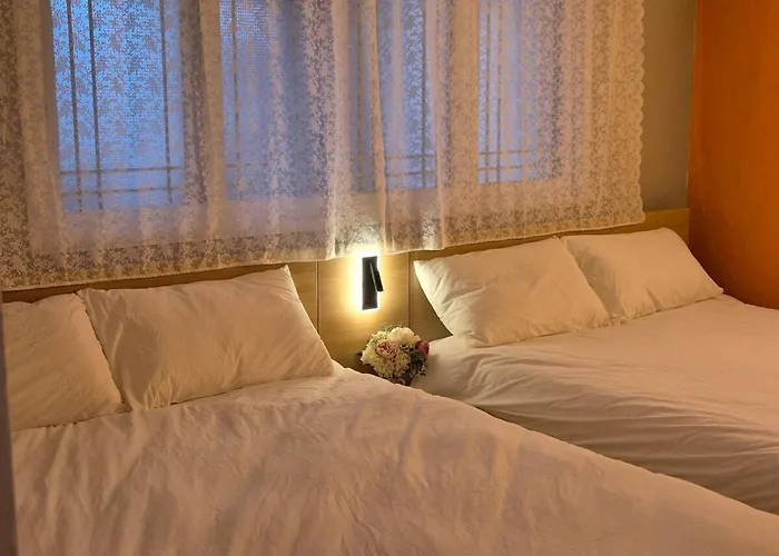 Hongik Hot Place - Hongdae Yeonnam - Yeontrural Park 2 Min - Cozy Space Emotional - Dining Table For 8 People Gasthof *