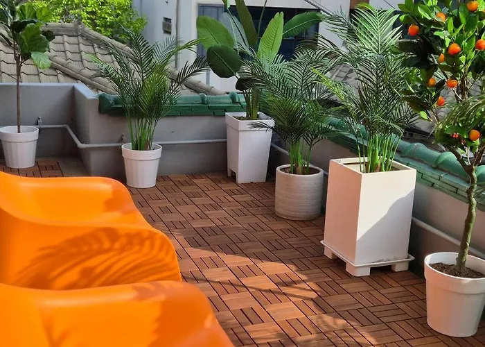 Hongik Hot Place - Hongdae Yeonnam - Yeontrural Park 2 Min - Cozy Space Emotional - Dining Table For 8 People Seoul
