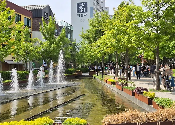 Hongik Hot Place - Hongdae Yeonnam - Yeontrural Park 2 Min - Cozy Space Emotional - Dining Table For 8 People Gasthof *