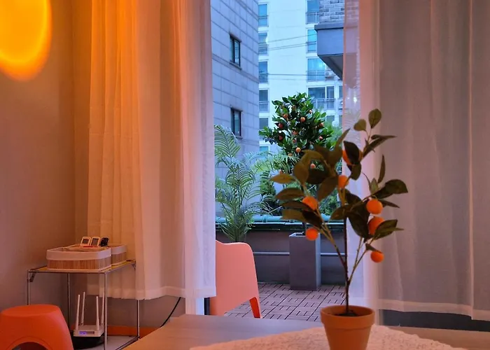 Hongik Hot Place - Hongdae Yeonnam - Yeontrural Park 2 Min - Cozy Space Emotional - Dining Table For 8 People Gasthof Seoul