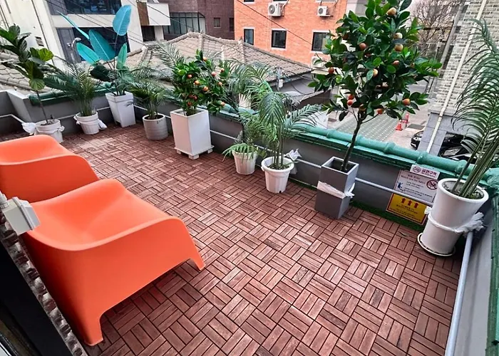 Gasthof Hongik Hot Place - Hongdae Yeonnam - Yeontrural Park 2 Min - Cozy Space Emotional - Dining Table For 8 People Seoul